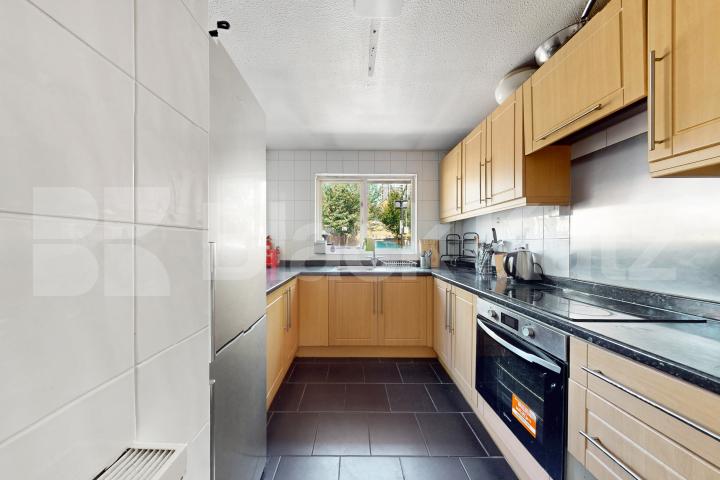 Generous four bed house, Includes heating & hot water   Hampton Street , Elephant and Castle