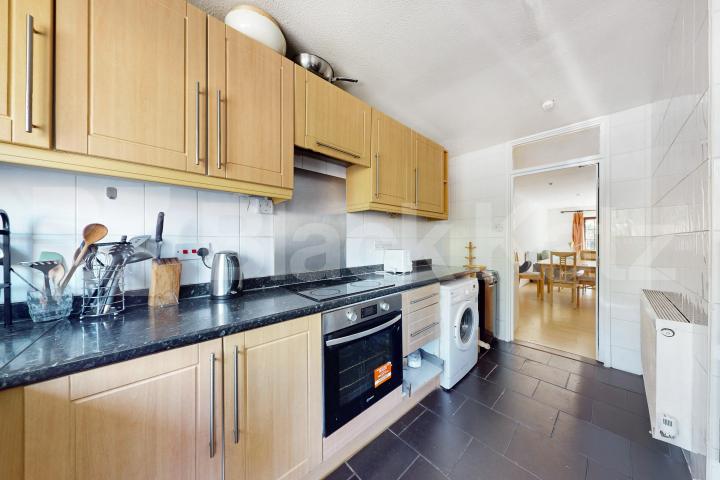 Generous four bed house, Includes heating & hot water   Hampton Street , Elephant and Castle