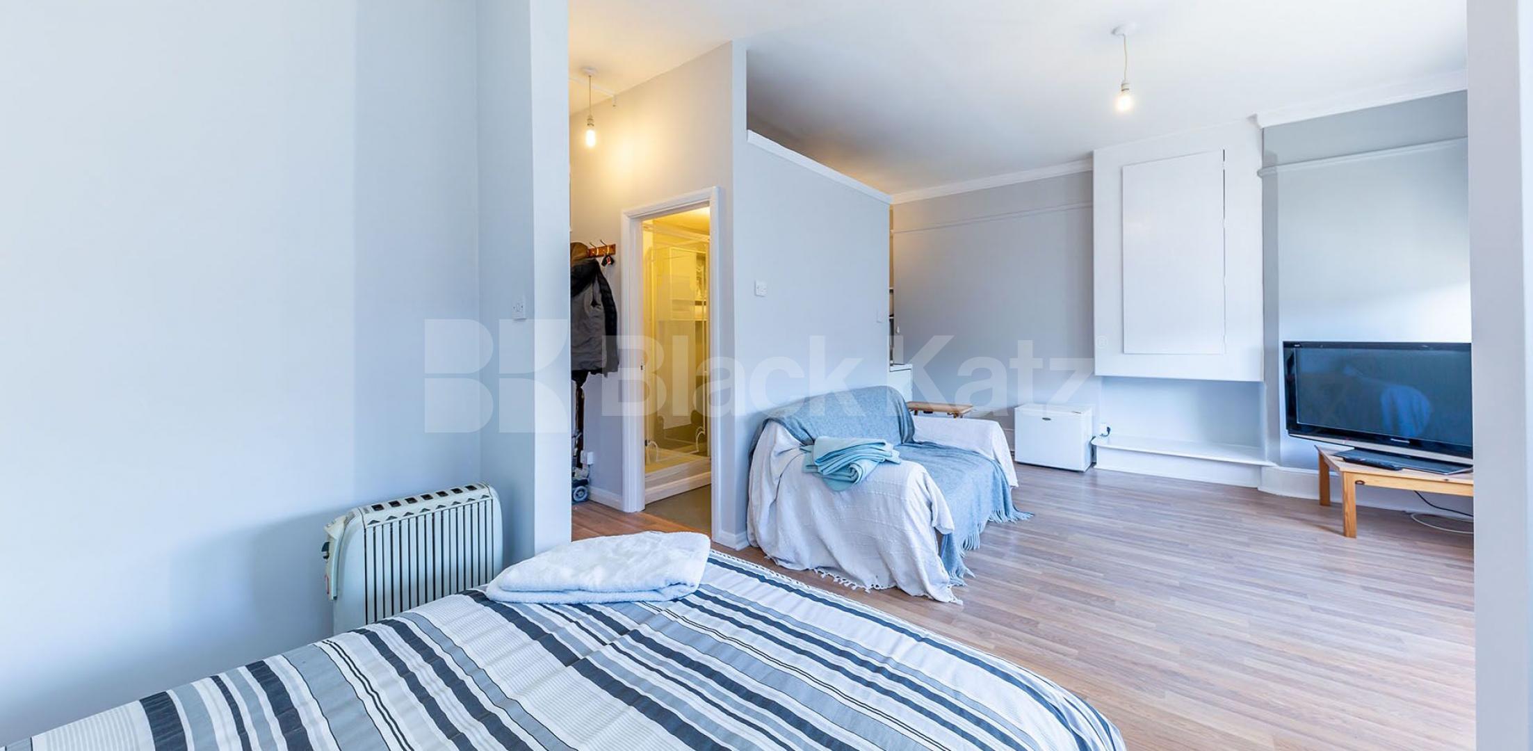 			Studio Apartment, 1 bath, 0 reception Flat			 Muswell Avenue , Muswell Hill