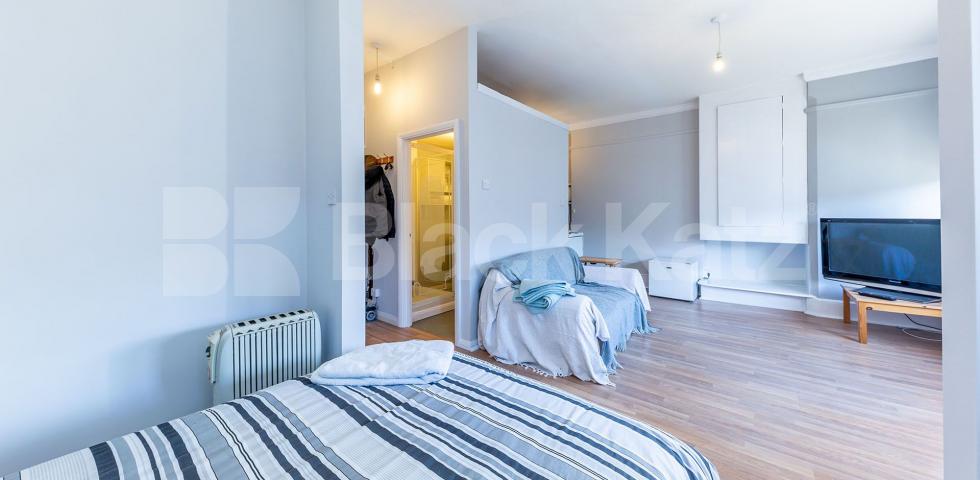 			Studio Apartment, 1 bath, 0 reception Flat			 Muswell Avenue , Muswell Hill