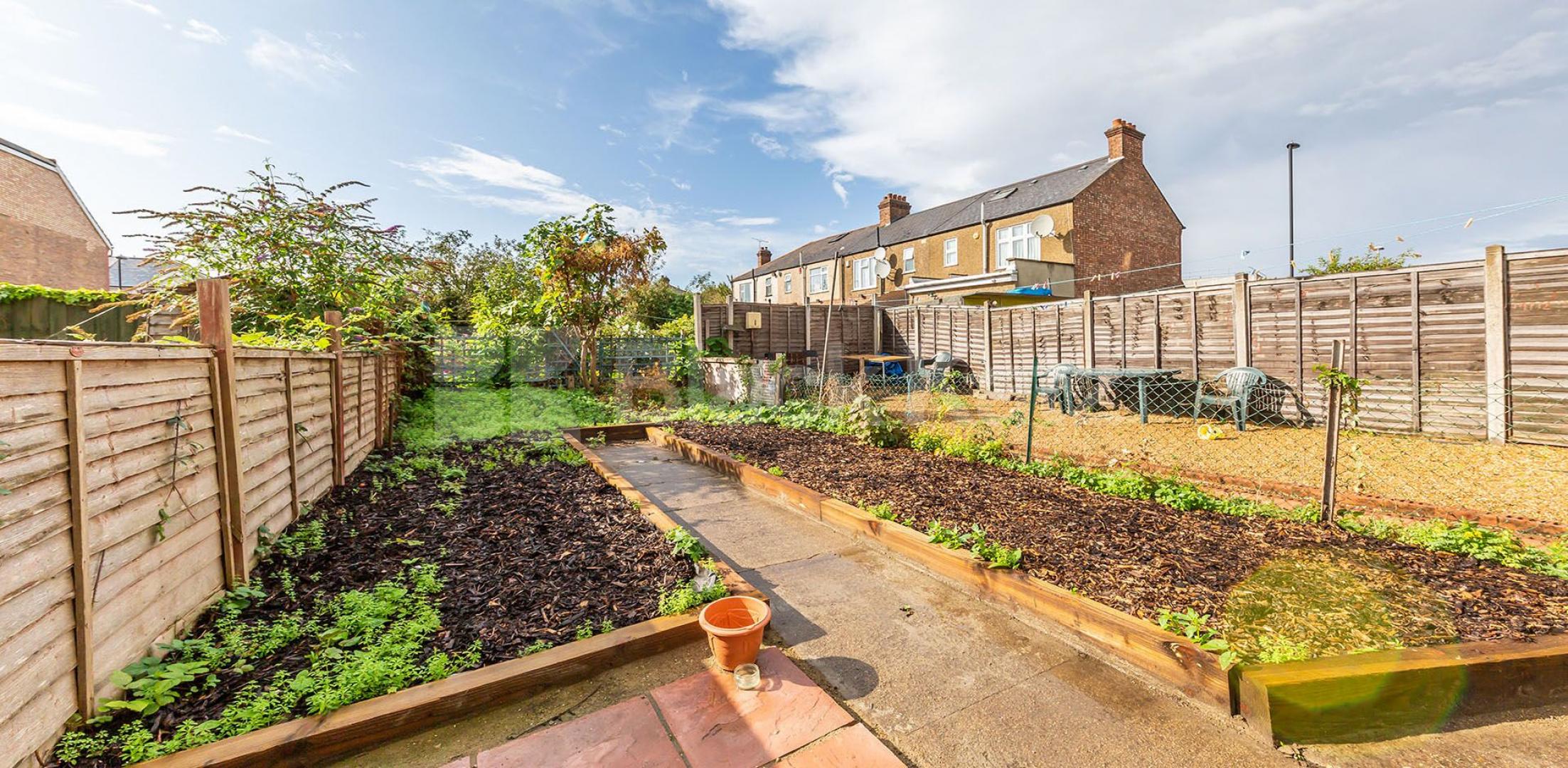 			NEW INSTRUCTION!, 3 Bedroom, 1 bath, 1 reception House			 Hawthorn Road , Upper Edmonton 