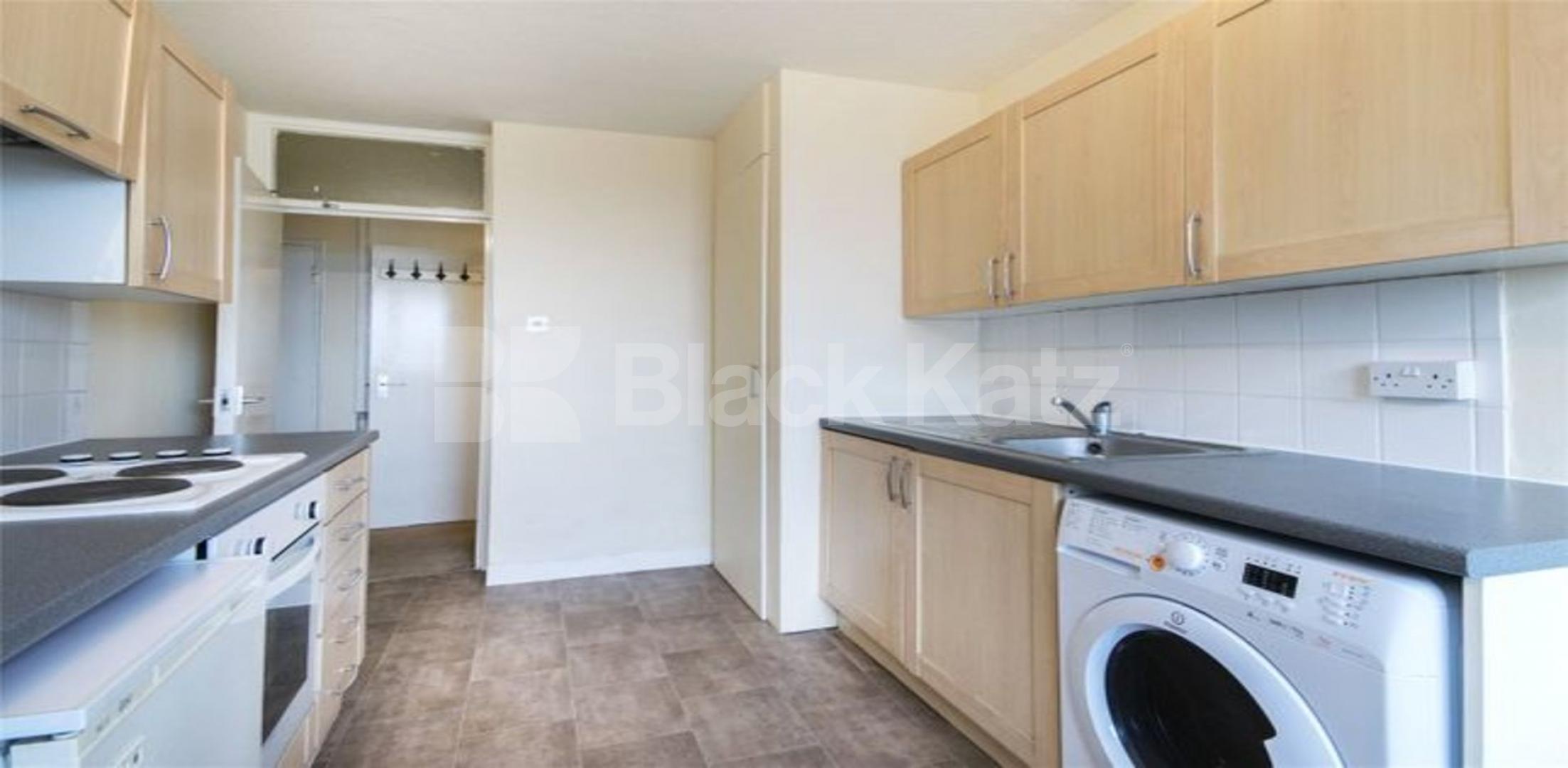 			LOCATION LOCATION LOCATION !!!, 2 Bedroom, 1 bath, 1 reception Apartment			 HALL STREET, ANGEL / CLARKENWELL