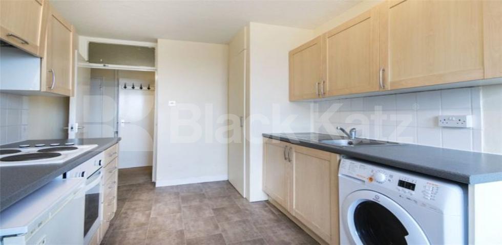 			LOCATION LOCATION LOCATION !!!, 2 Bedroom, 1 bath, 1 reception Apartment			 HALL STREET, ANGEL / CLARKENWELL