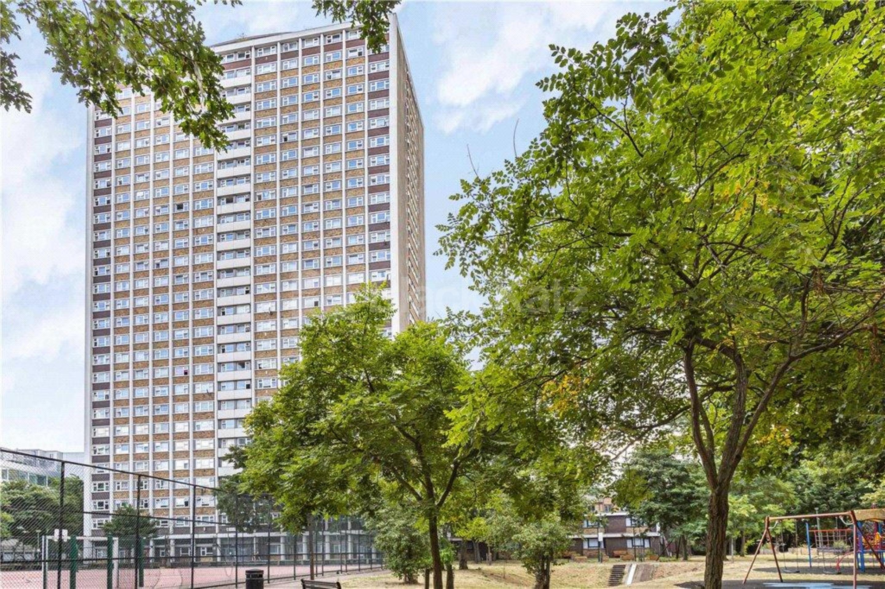 Located in Zone 1 in a prime location in EC1 perfect for 3 sharers  Hall Street, Clerkenwell - Angel EC1V