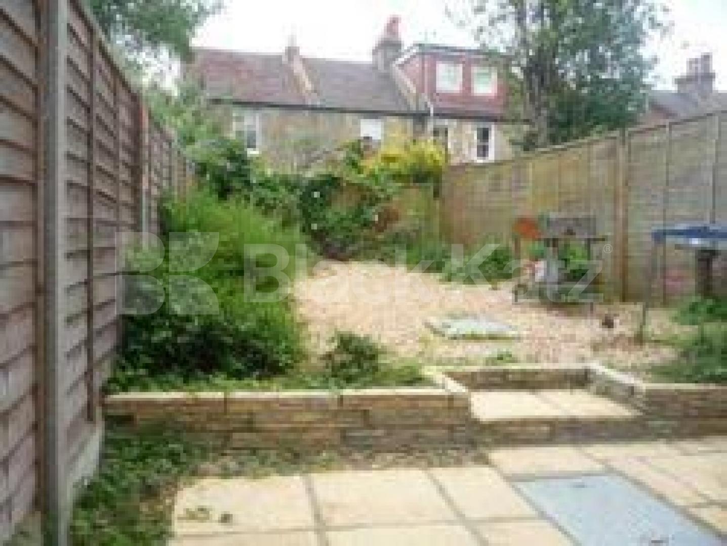 			3 Bedroom, 1 bath, 1 reception Flat			 Hamilton Road, EAST FINCHLEY