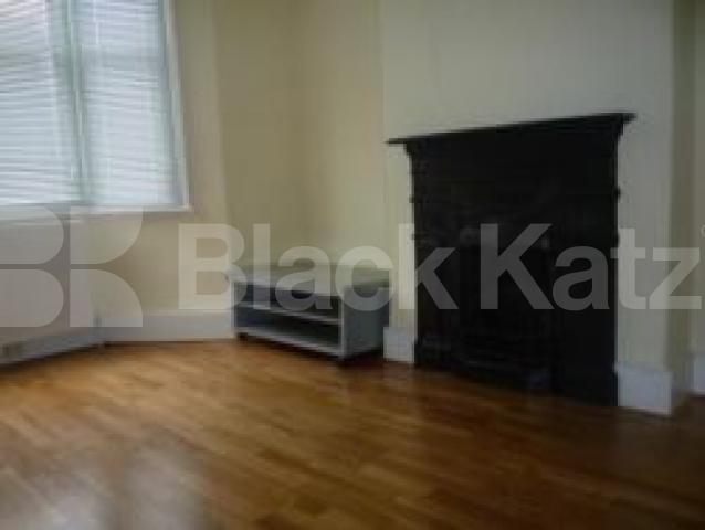 			3 Bedroom, 1 bath, 1 reception Flat			 Hamilton Road, EAST FINCHLEY