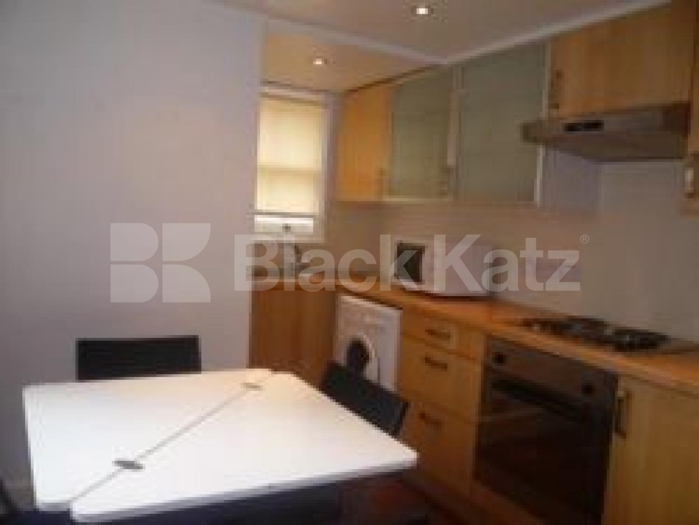 			3 Bedroom, 1 bath, 1 reception Flat			 Hamilton Road, EAST FINCHLEY