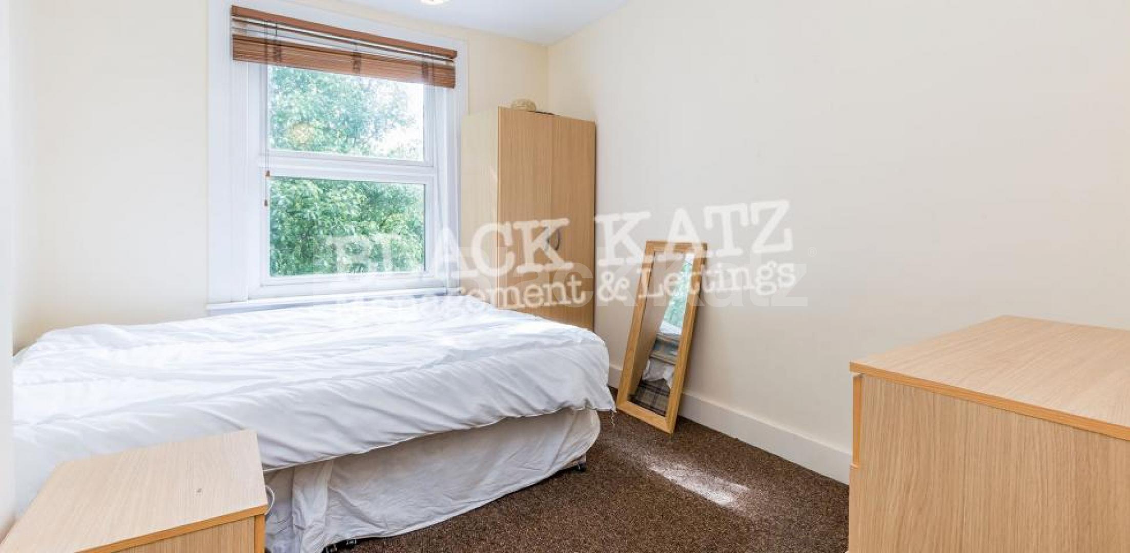 			3 Bedroom, 1 bath, 1 reception Flat			 Hampden Road, HARINGEY LADDER