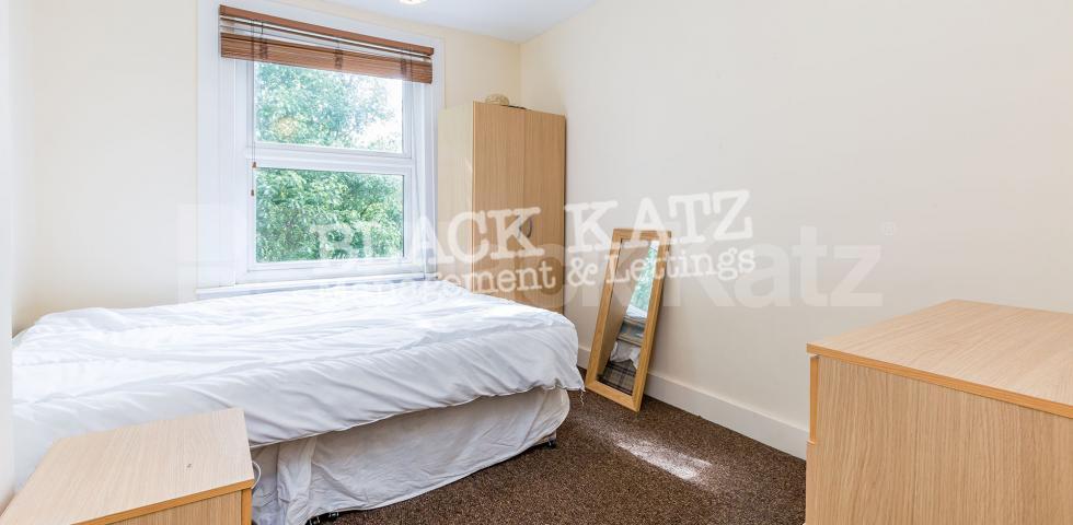 			3 Bedroom, 1 bath, 1 reception Flat			 Hampden Road, HARINGEY LADDER