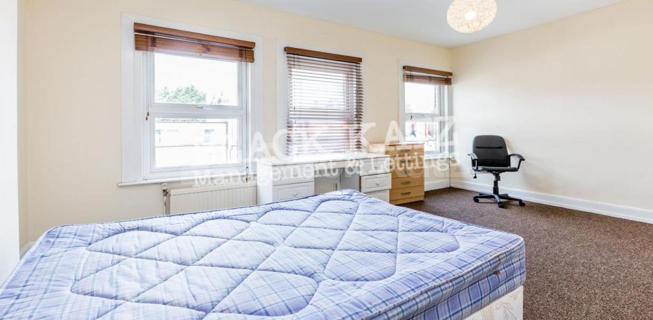 			3 Bedroom, 1 bath, 1 reception Flat			 Hampden Road, HARINGEY LADDER