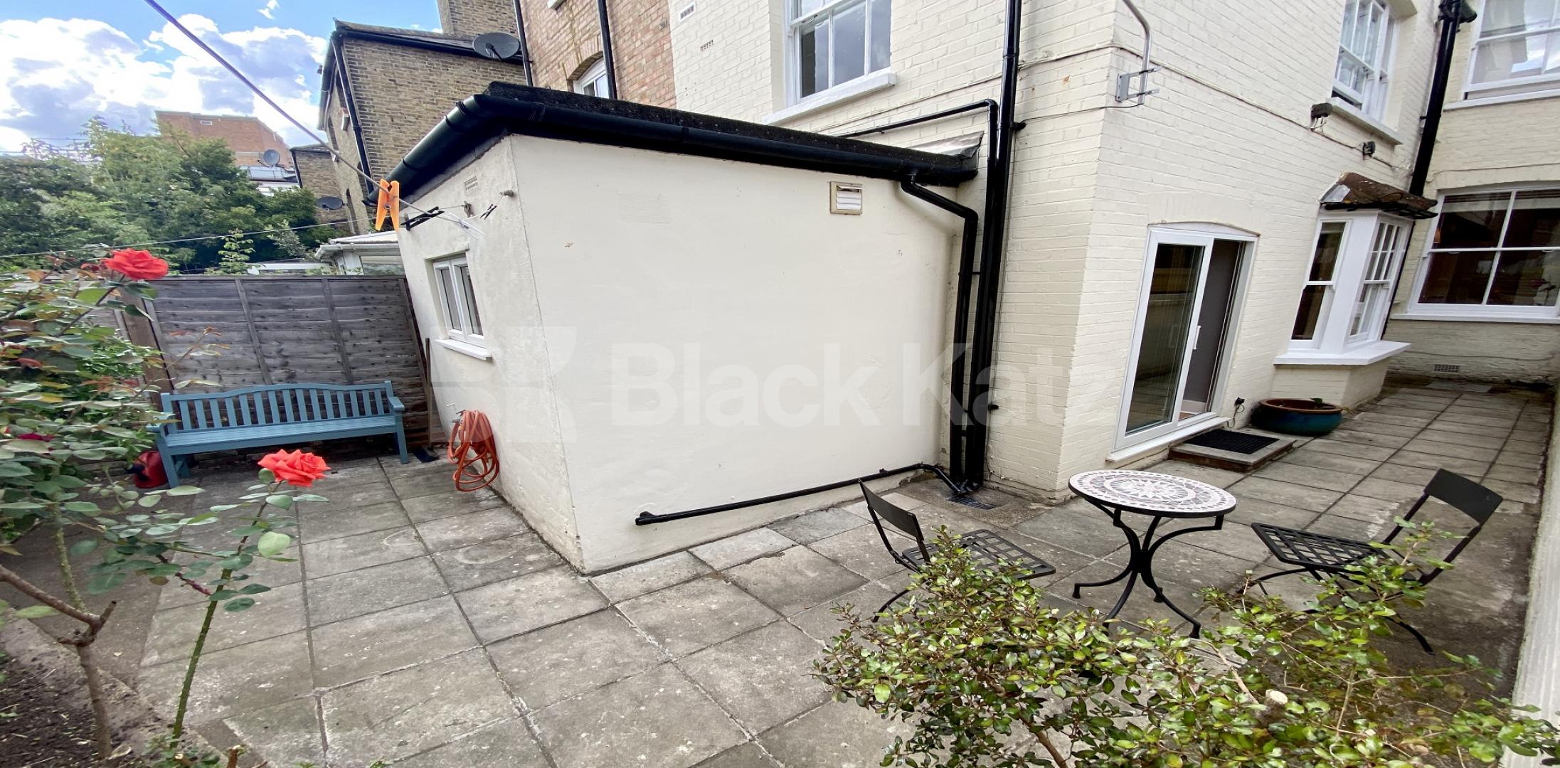 			LET, 2 Bedroom, 1 bath, 1 reception Apartment			 Handforth Road, Oval