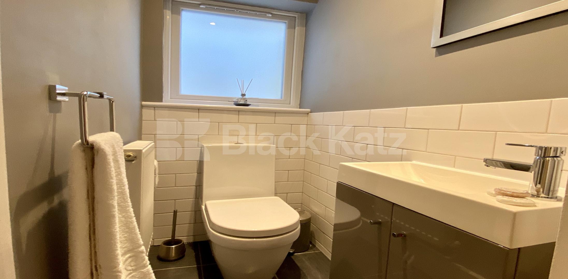 			LET, 2 Bedroom, 1 bath, 1 reception Apartment			 Handforth Road, Oval