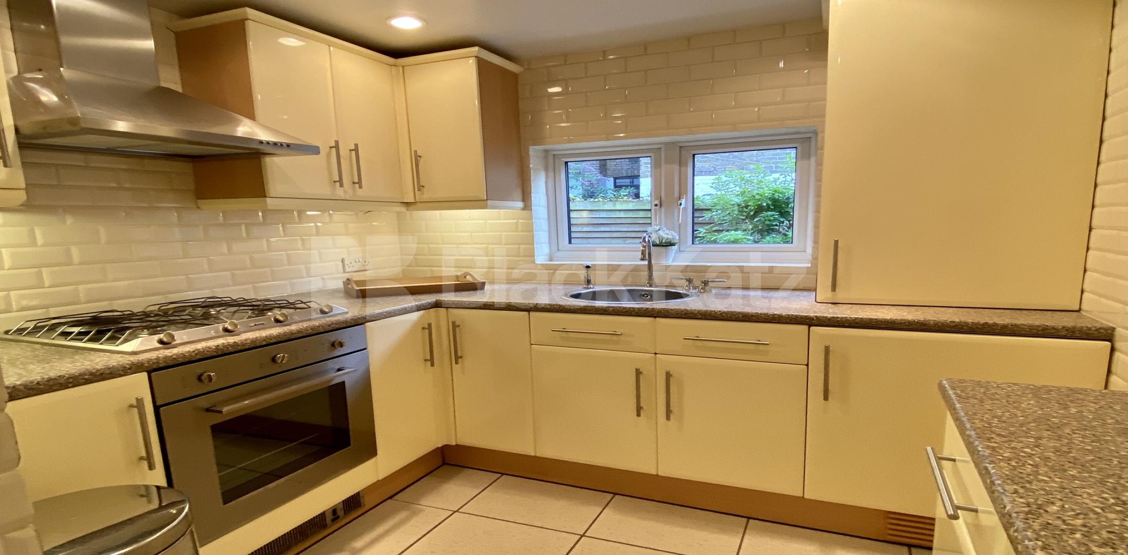 			LET, 2 Bedroom, 1 bath, 1 reception Apartment			 Handforth Road, Oval