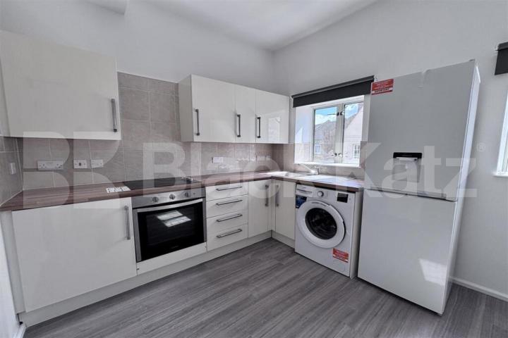 Newly refurbished two-bedroom flat on Handsworth Avenue, Chingford Handsworth Avenue, Highams Park