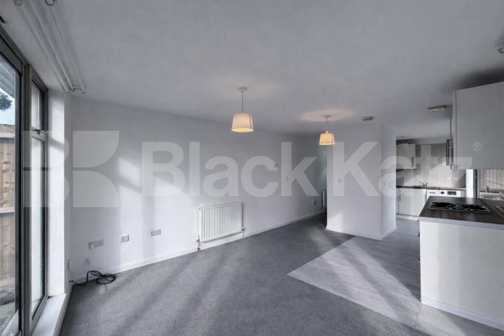 Spacious one bed to rent with open with a wrap around balcony Handsworth Avenue, Highams Park