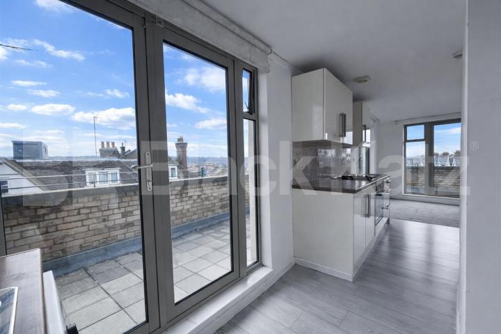 Spacious one bed to rent with open with a wrap around balcony Handsworth Avenue, Highams Park