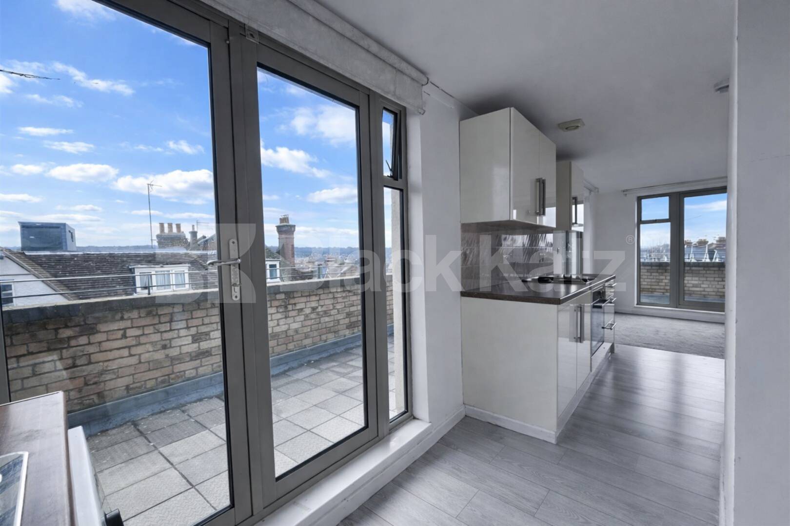 Spacious one bed to rent with open with a wrap around balcony Handsworth Avenue, Highams Park