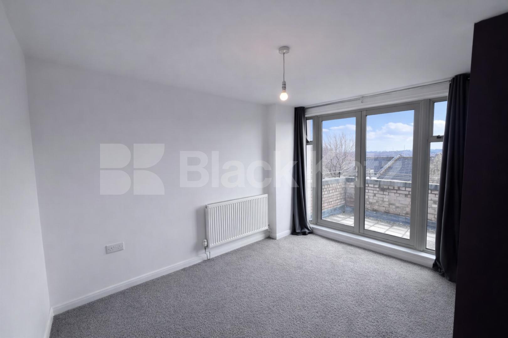 Spacious one bed to rent with open with a wrap around balcony Handsworth Avenue, Highams Park