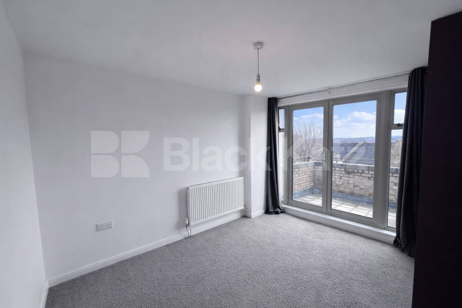 Spacious one bed to rent with open with a wrap around balcony Handsworth Avenue, Highams Park