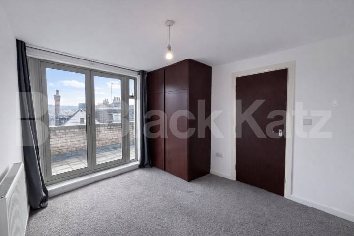 Spacious one bed to rent with open with a wrap around balcony Handsworth Avenue, Highams Park