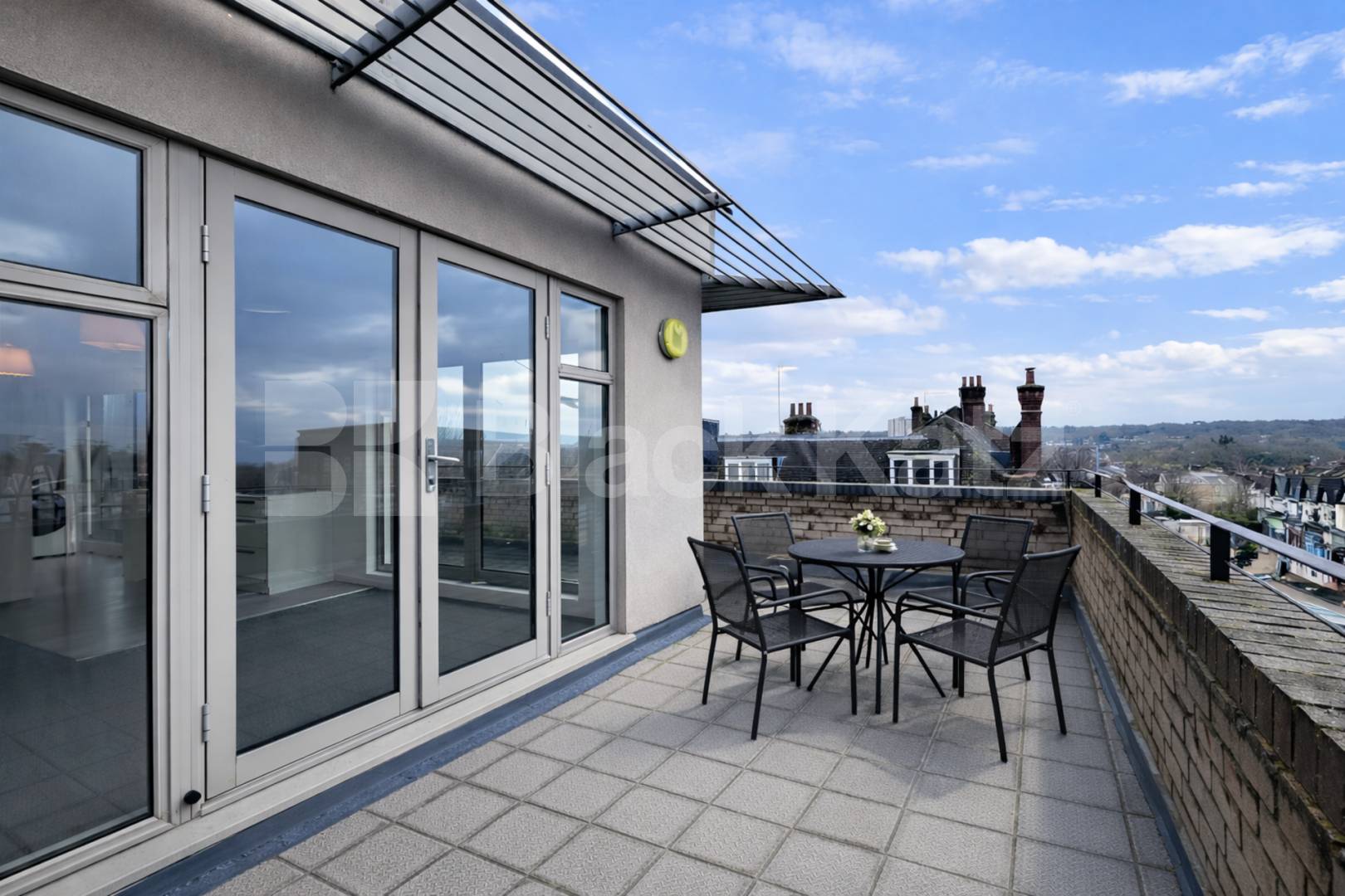 Spacious one bed to rent with open with a wrap around balcony Handsworth Avenue, Highams Park