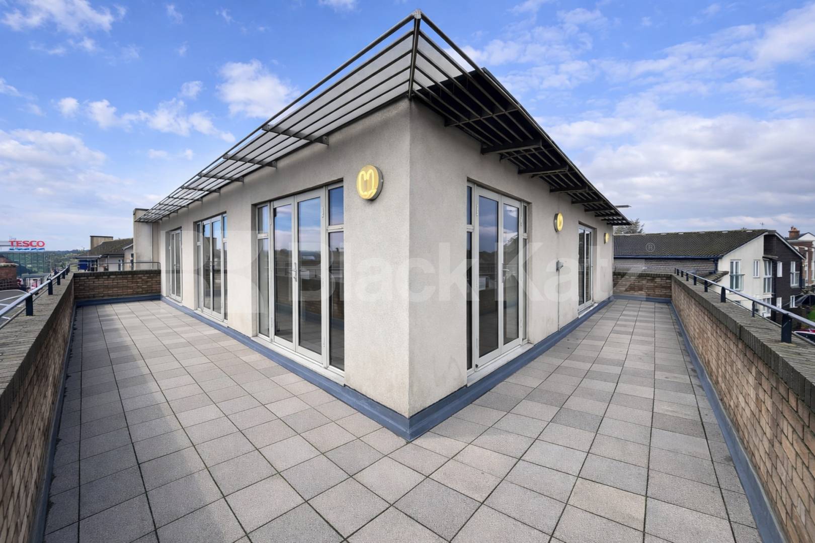 Spacious one bed to rent with open with a wrap around balcony Handsworth Avenue, Highams Park