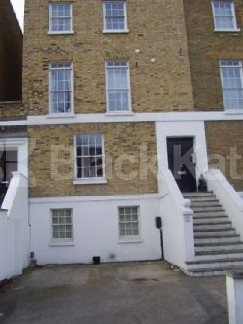 			Reduced Price!!, 2 Bedroom, 1 bath, 1 reception Flat			 Hanley Road, FINSBURY PARK N4