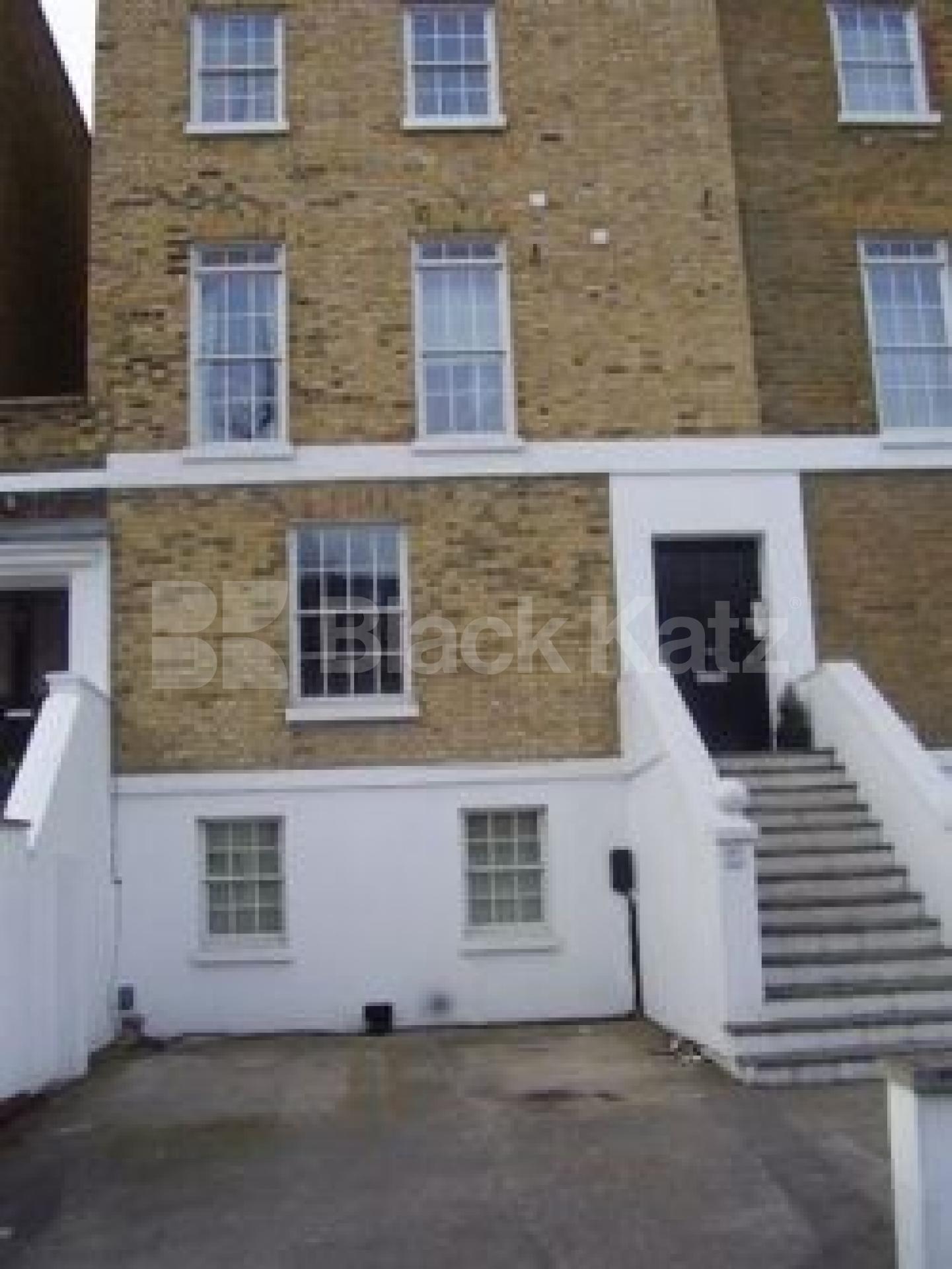 			Reduced Price!!, 2 Bedroom, 1 bath, 1 reception Flat			 Hanley Road, FINSBURY PARK N4 N4