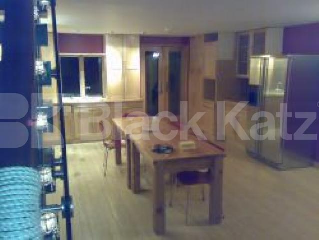 			4 Bedroom, 1 bath, 1 reception Flat			 Hanley Road, FINSBURY PARK N4