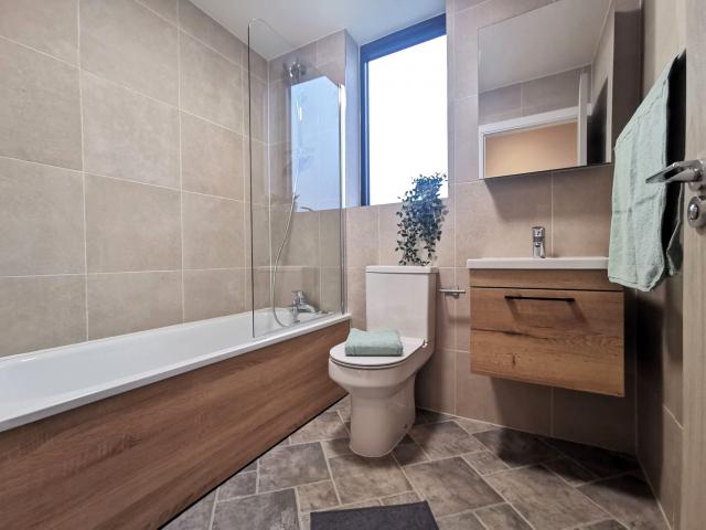 Unique Penthouse with Stunning Views High Road, Willesden Green