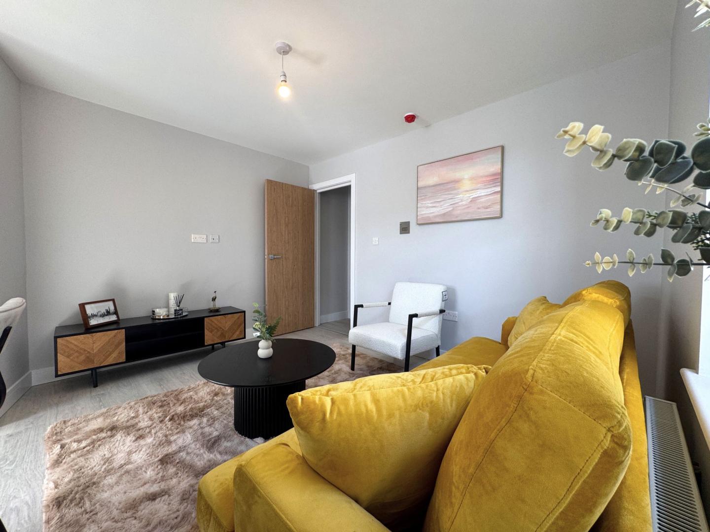 			3 Bedroom, 2 bath, 1 reception Flat			 High Road, Willesden Green