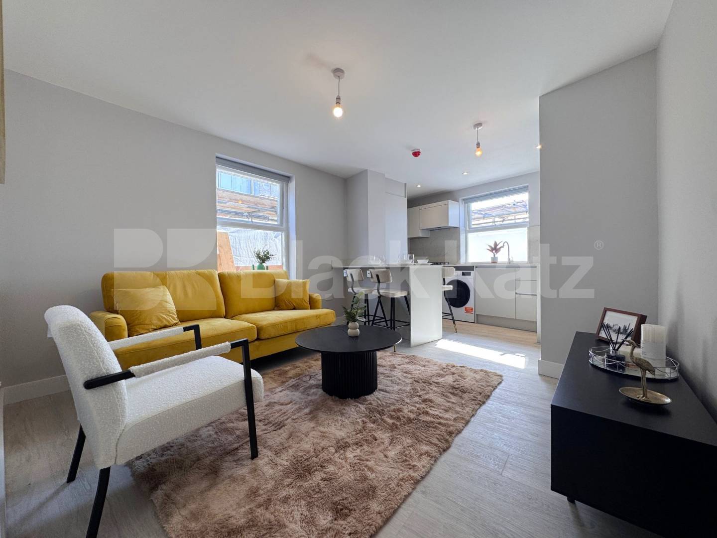 			3 Bedroom, 2 bath, 1 reception Flat			 High Road, Willesden Green