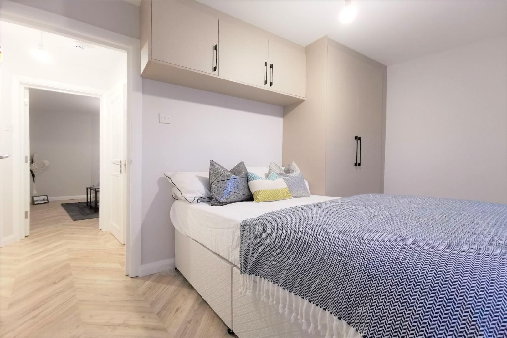 Modern and Spacious Apartment High Road, Willesden Green