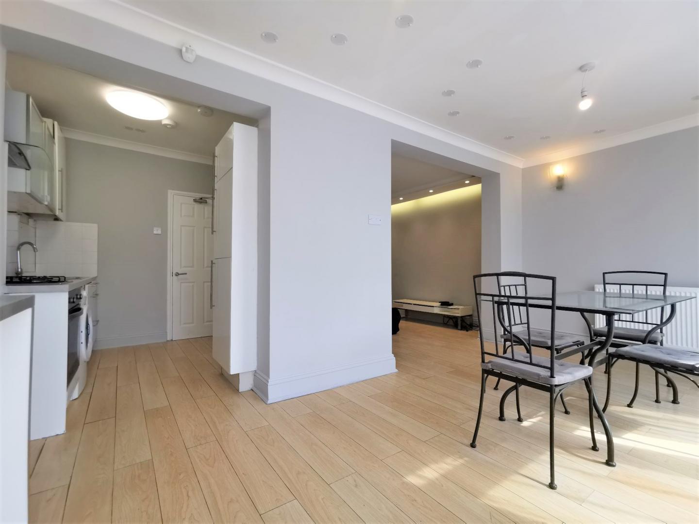 Stunning Detached House Iveagh Avenue, Hanger Lane