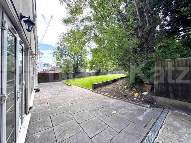 Modern and Central Apartment Wembley Hill Road , Wembley Park