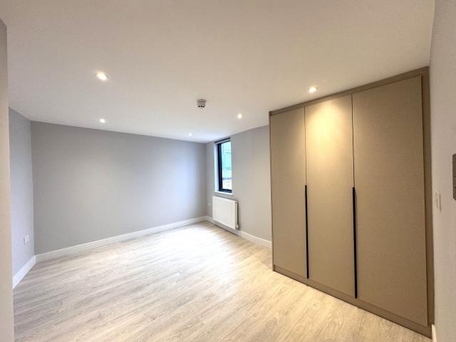 Modern Apartment High Road, Willesden Green