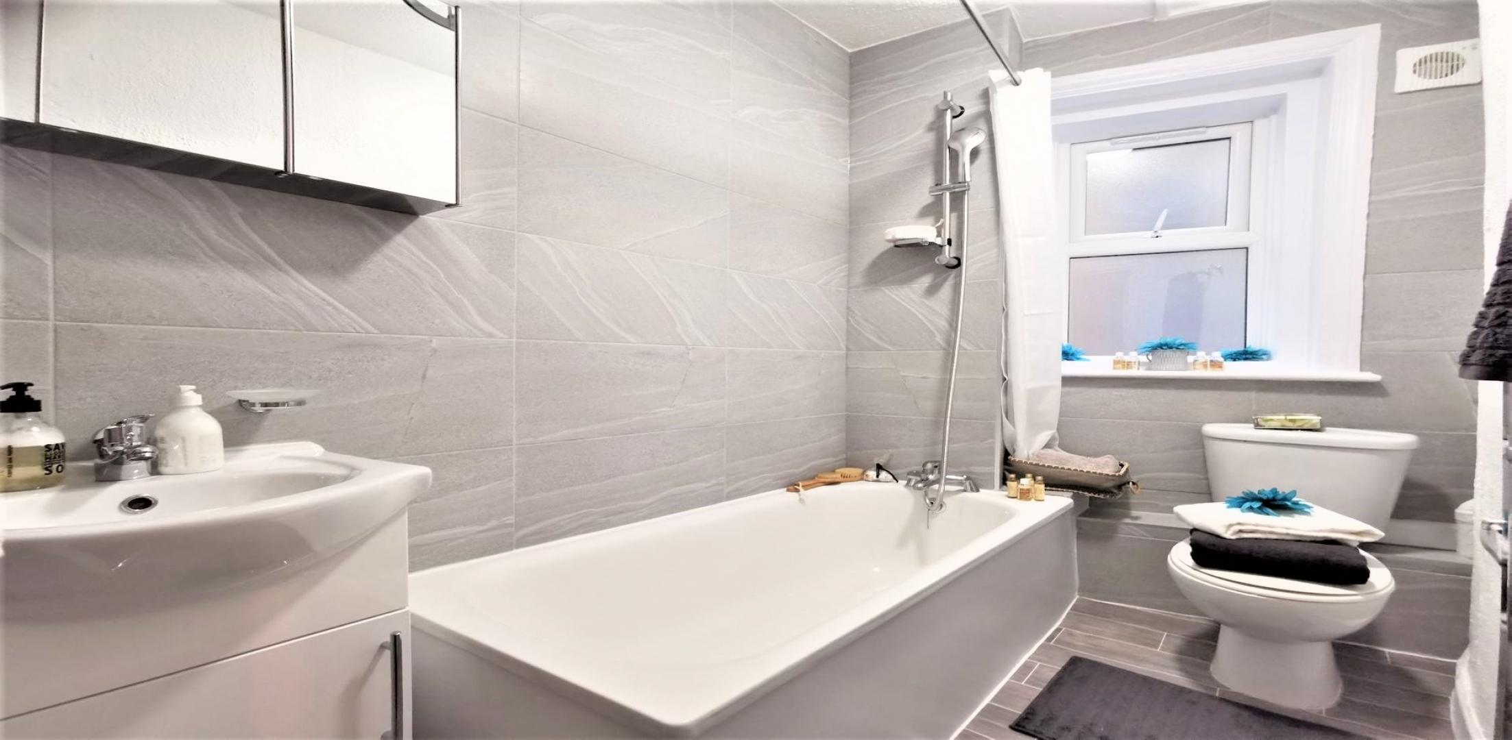 			1 Bedroom, 1 bath, 1 reception Flat			 High Road, WILLESDEN GREEN