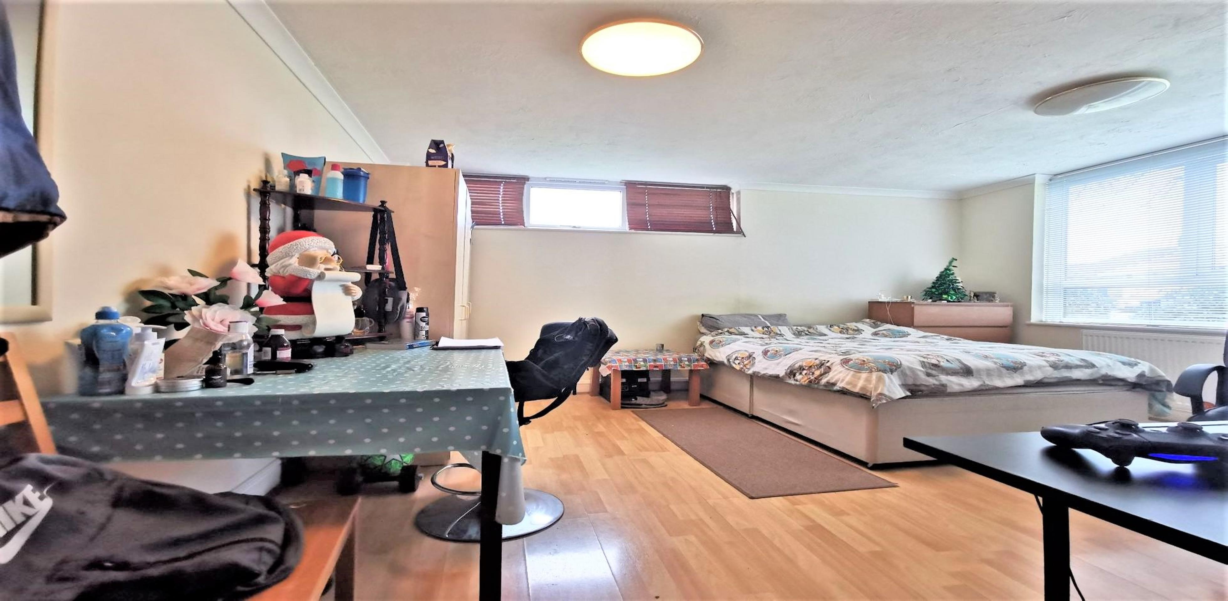 			3 Bedroom, 2 bath, 1 reception Apartment			 Norfolk Court, Linthorpe Avenue, Wembley HA0