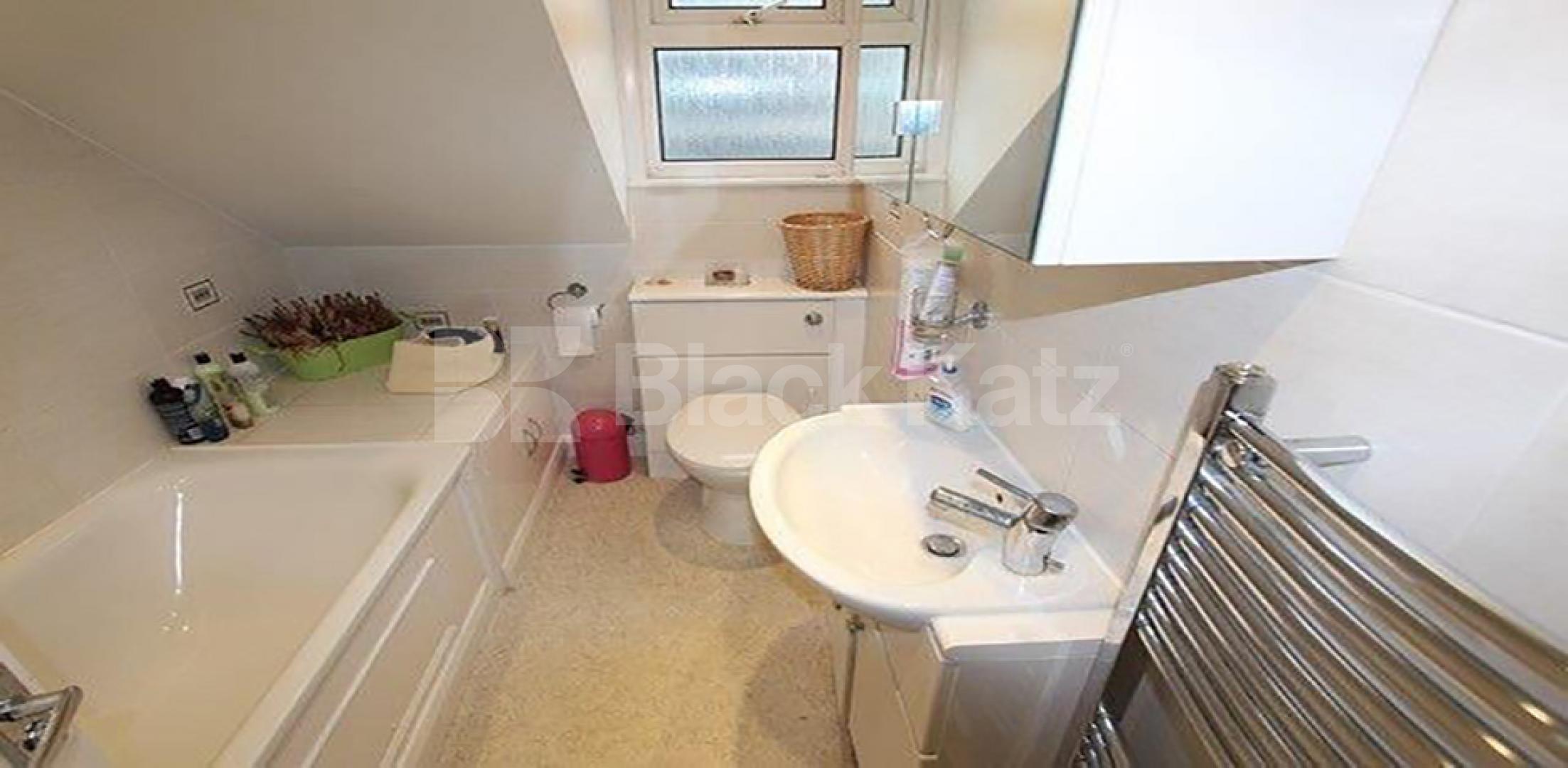 			MINS TO HEATH & TUBE!, 1 Bedroom, 1 bath, 1 reception Flat			 Haverstock Hill, BELSIZE PARK