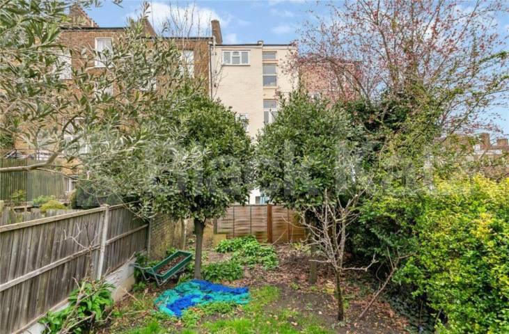Bright and modern refurbished three double bedroom flat with garden space Hazellville Road, Archway