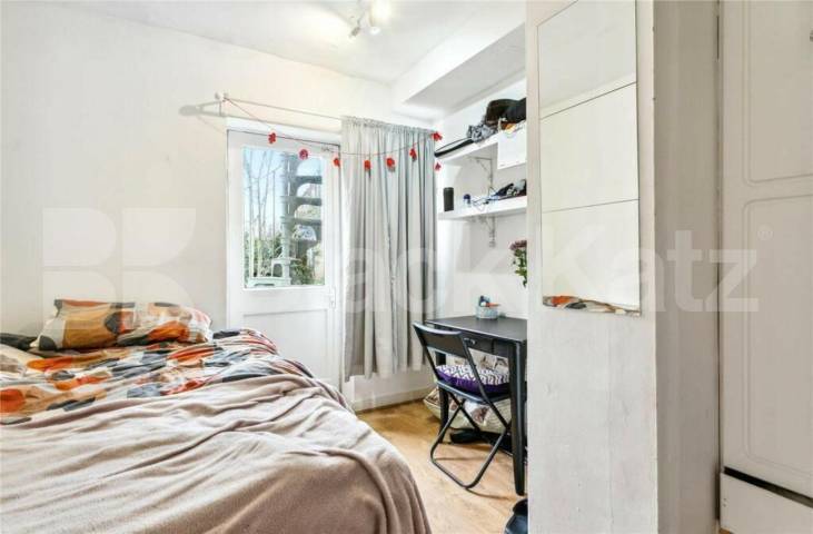 Bright and modern refurbished three double bedroom flat with garden space Hazellville Road, Archway