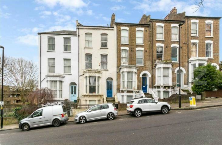 Bright and modern refurbished three double bedroom flat with garden space Hazellville Road, Archway