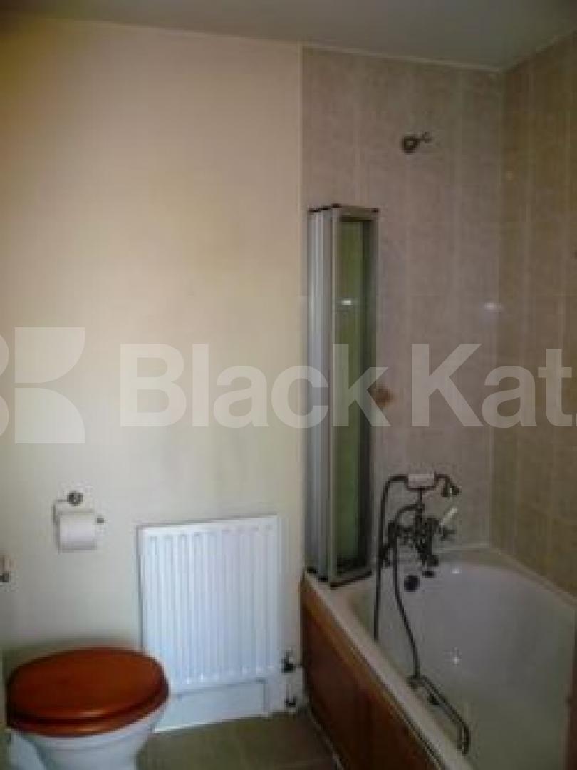 			1 Bedroom, 1 bath, 1 reception Flat			 Heath Street, HAMPSTEAD