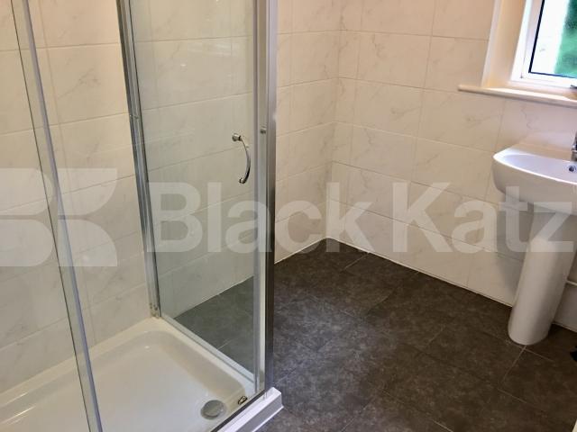 			NEW INSTRUCTION , 5 Bedroom, 1 bath, 1 reception Detached House			 Heathfield Road, Wandsworth/Earlsfield 