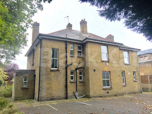 			NEW INSTRUCTION , 5 Bedroom, 1 bath, 1 reception Detached House			 Heathfield Road, Wandsworth/Earlsfield 