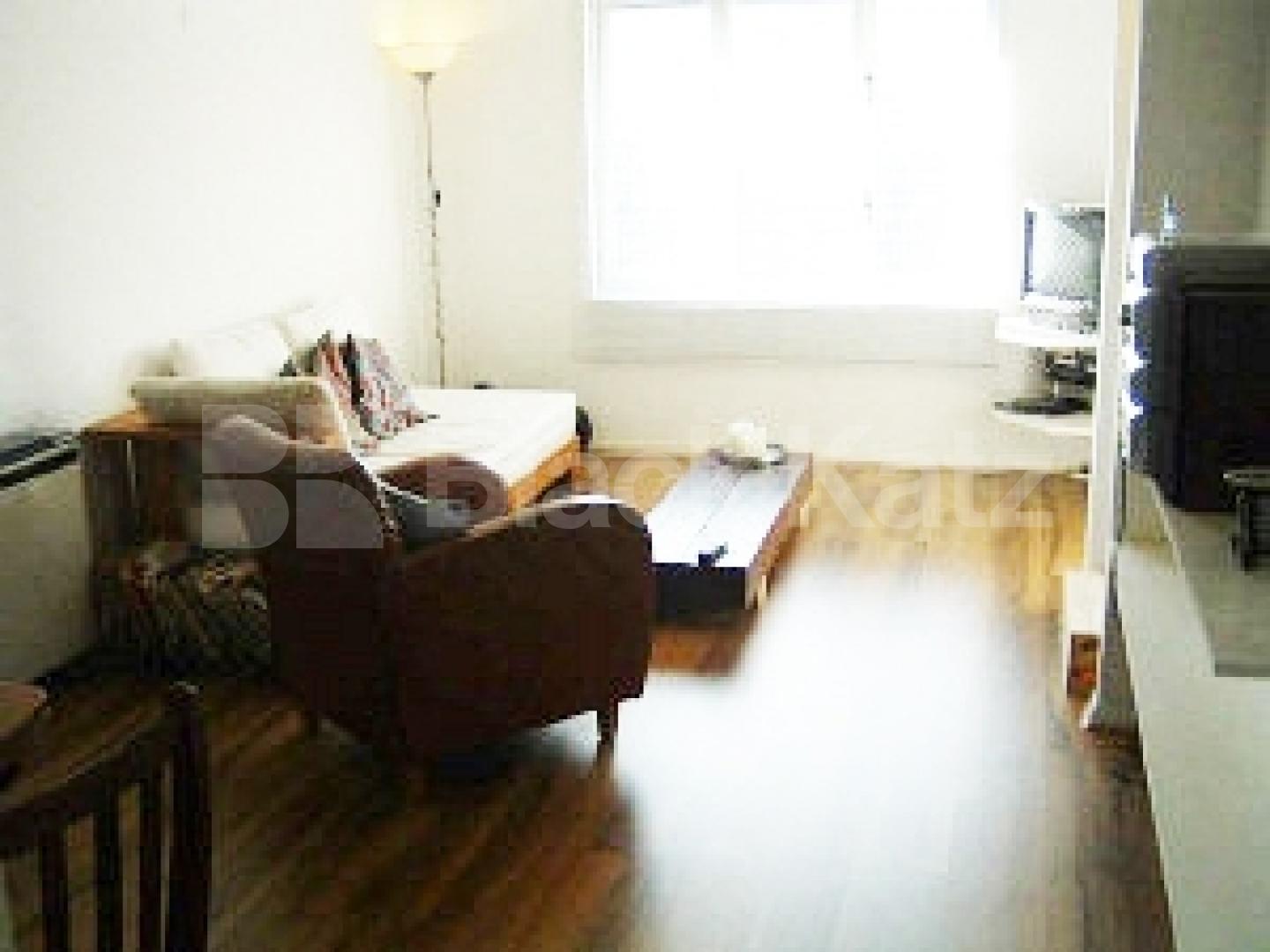			2 Bedroom, 1 bath, 1 reception Apartment			 HEDDINGTON GROVE, Caledonian