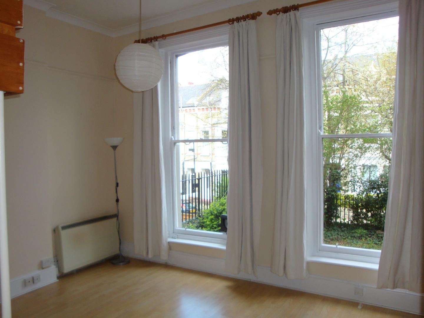 			LET, Studio Apartment, 1 bath, 1 reception Studio			 Hemstal Road, WEST HAMPSTEAD