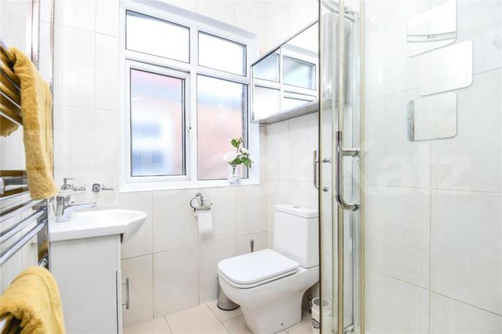 A fantastic and spacious five-bedroom mid-terrace house Hermitage Road, Harringay