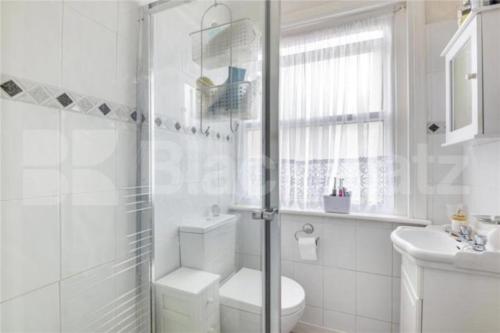 A fantastic and spacious five-bedroom mid-terrace house Hermitage Road, Harringay