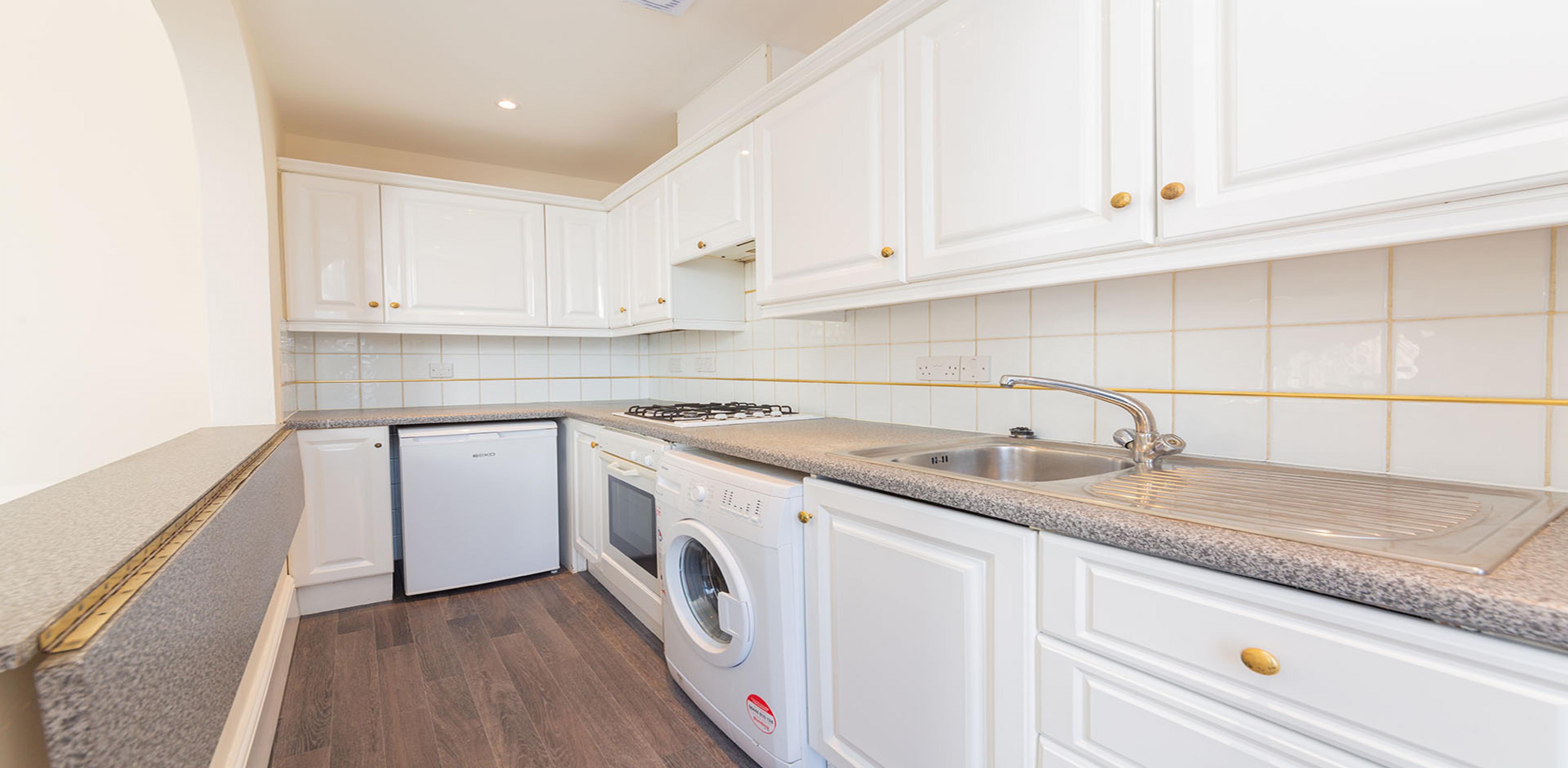 			1 Bedroom, 1 bath, 1 reception Flat			 Haverstock Hill, BELSIZE PARK NW3